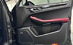2020 Macan Thumbnail 40