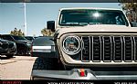 2025 Gladiator Rubicon Thumbnail 9
