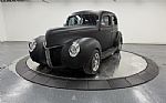 1940 Deluxe Thumbnail 2