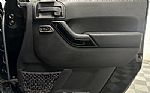2016 Wrangler Thumbnail 41