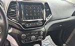 2019 Cherokee Thumbnail 25