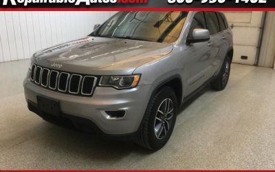 Photo of a 2019 Jeep Grand Cherokee Laredo 4WD Repairable Hail Damage for sale