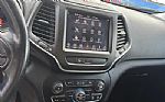 2019 Cherokee Thumbnail 16