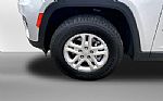 2023 Grand Cherokee Thumbnail 3