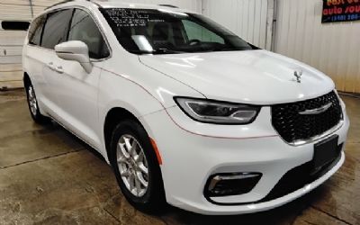 Photo of a 2022 Chrysler Pacifica Touring L for sale