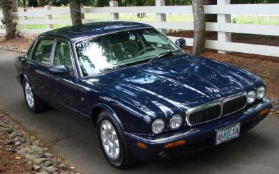 Photo of a 2001 Jaguar XJ8 L for sale