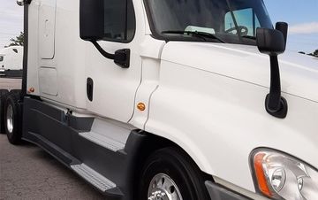 Photo of a 2015 Freightliner Cascadia 125 Semi Tractor for sale