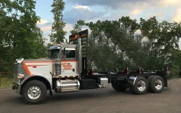 Photo of a 2018 Peterbilt 389 Logging Truck for sale