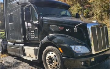 Photo of a 2012 Peterbilt 587 Semi-Tractor for sale