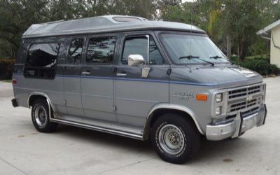1986 Chevrolet G20 2500 Camper Van