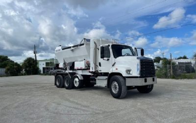 Photo of a 2015 Freightliner 108 SD Mixer Truck for sale