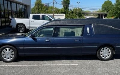 Photo of a 2004 Lincoln Town Car Hearse By Superior for sale