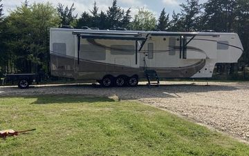 Photo of a 2020 Luxe Elite 42RL for sale