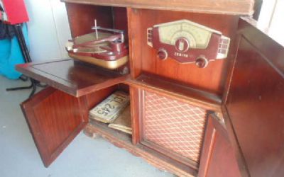 Photo of a 1963 Zenith Radio for sale