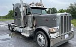 2022 Peterbilt 389