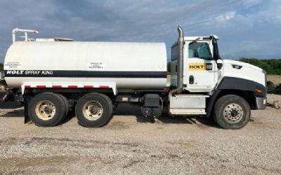 Photo of a 2016 Caterpillar CT660 Industrial Water Truck for sale