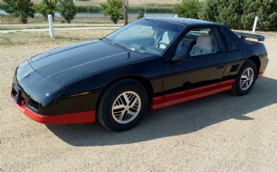 Photo of a 1986 Pontiac Fiero for sale