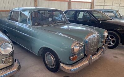 Photo of a 1968 Mercedes-Benz 230 for sale