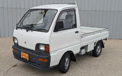 Photo of a 1995 Mitsubishi Minicab Truck for sale
