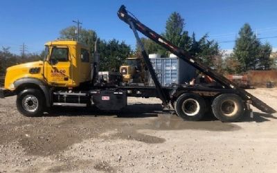 2007 Mack CTP713 Roll Off Truck