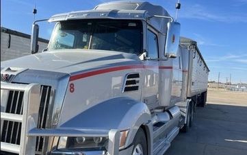 2018 Western Star 5700 Semi Tractor