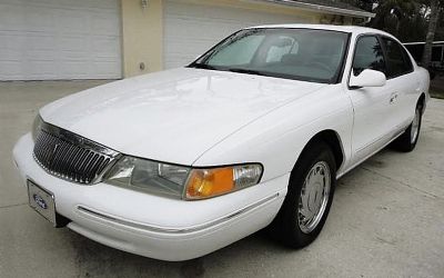 Photo of a 1995 Lincoln Continental Luxury Sedan for sale