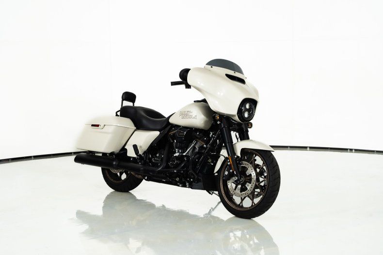 2023 Street Glide ST Image