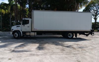 2015 Hino 268 BOX Truck