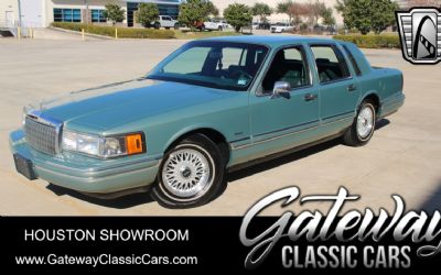 Photo of a 1994 Lincoln Town Car for sale