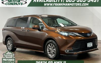 Photo of a 2022 Toyota Sienna XLE for sale