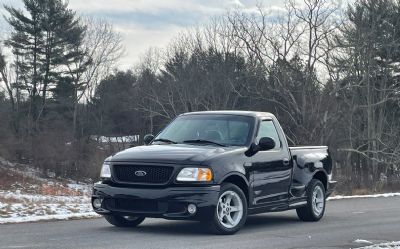 Photo of a 1999 Ford F150 SVT Lightning for sale