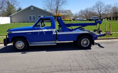 1983 Ford F350 TOW Truck 