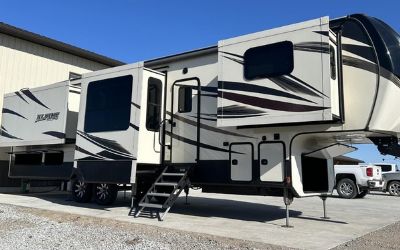 Photo of a 2018 Keystone Alpine 3660FL for sale