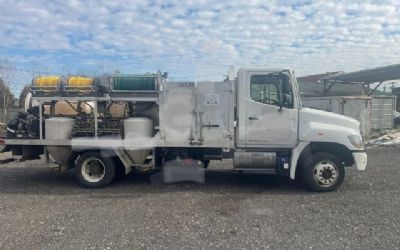 Photo of a 2018 Hino 258 Sprayer Truck for sale