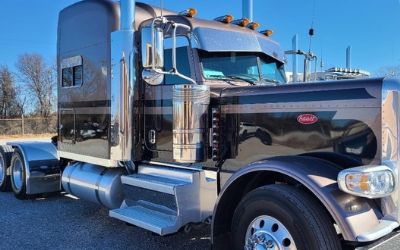 Photo of a 2022 Peterbilt 389 for sale