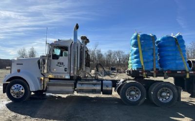 Photo of a 2019 Kenworth W900L for sale