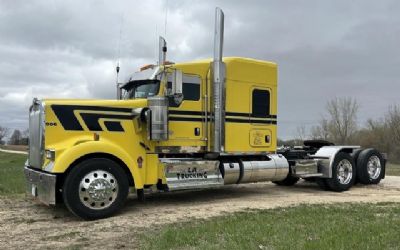 Photo of a 2021 Kenworth W900 for sale