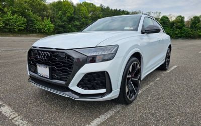 Photo of a 2024 Audi RS Q8 SUV for sale