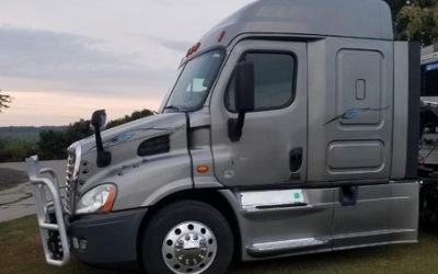 Photo of a 2018 Freightliner Cascadia 113 Sleeper Semi Trac for sale