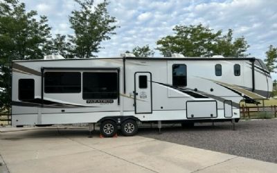 Photo of a 2021 Alliance RV Paradigm 370FB for sale