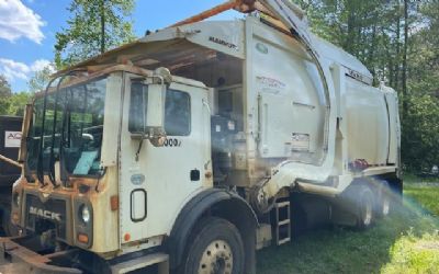 Photo of a 2021 Mack Mammoth Front Loader Garbage Truck for sale