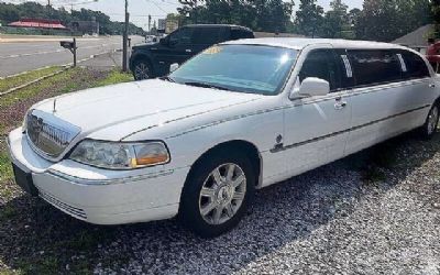 Photo of a 2007 Lincoln Town Car Sedan for sale