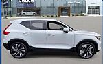 2024 XC40 Thumbnail 3