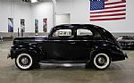 1940 Deluxe Thumbnail 3