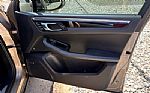 2016 Macan Thumbnail 38