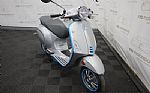 2023 Vespa Thumbnail 9