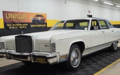 Photo of a 1977 Lincoln Continental Town Car 1977 Lincoln Continental for sale