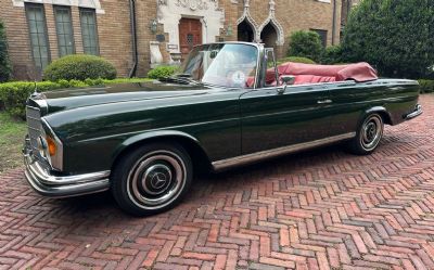 1967 Mercedes-Benz 250SE 