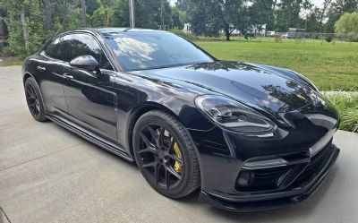 2017 Porsche Panamera Turbo 