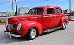 1940 Deluxe Thumbnail 3